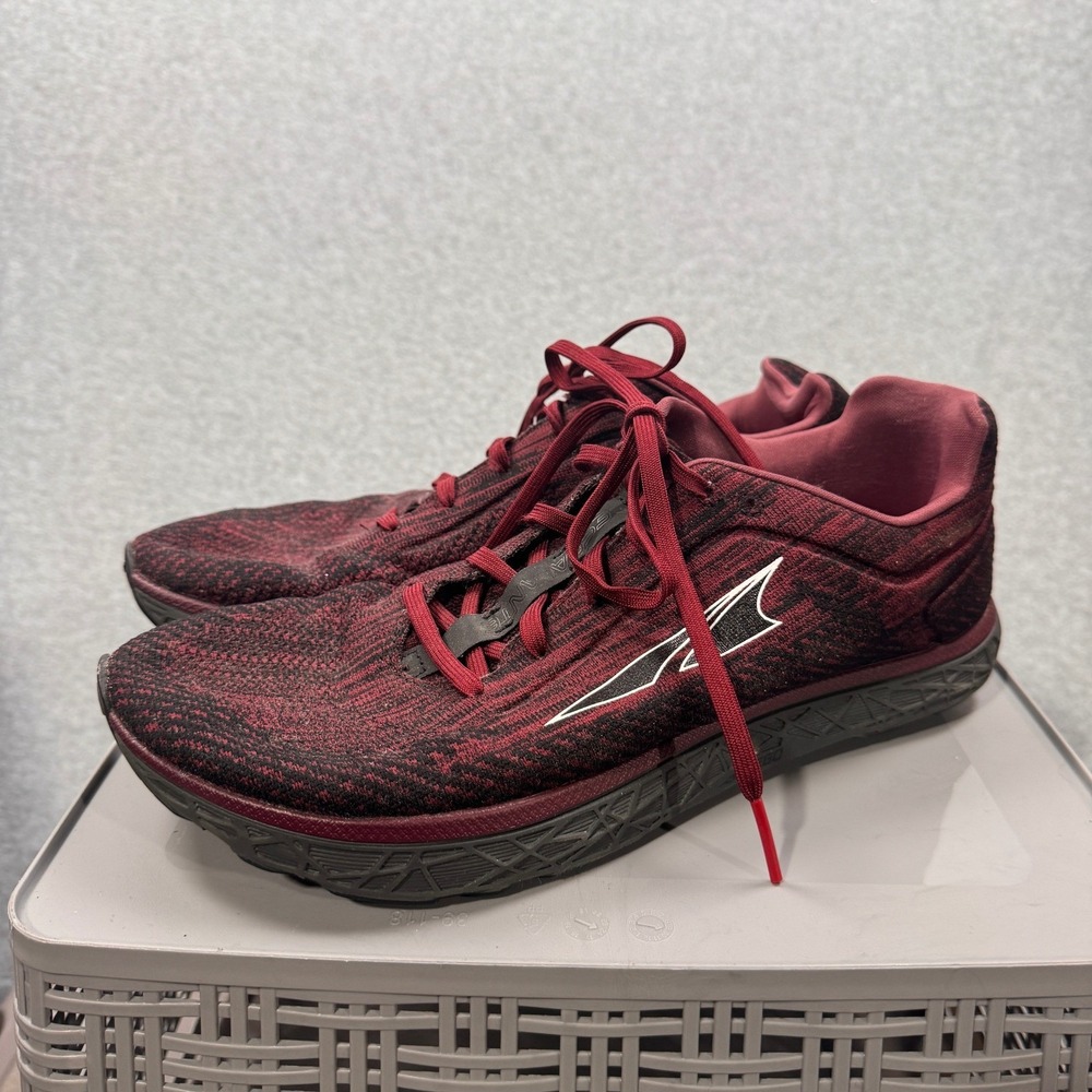 Altra Sneakers Mens 10 US Red Black Escalante Running Shoes Zero Drop Road
